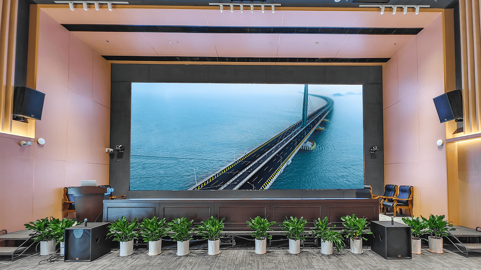 新浪科技報道,重大丨深中通道今通車,繼港珠澳大橋后,上海三思再度點亮超級工程