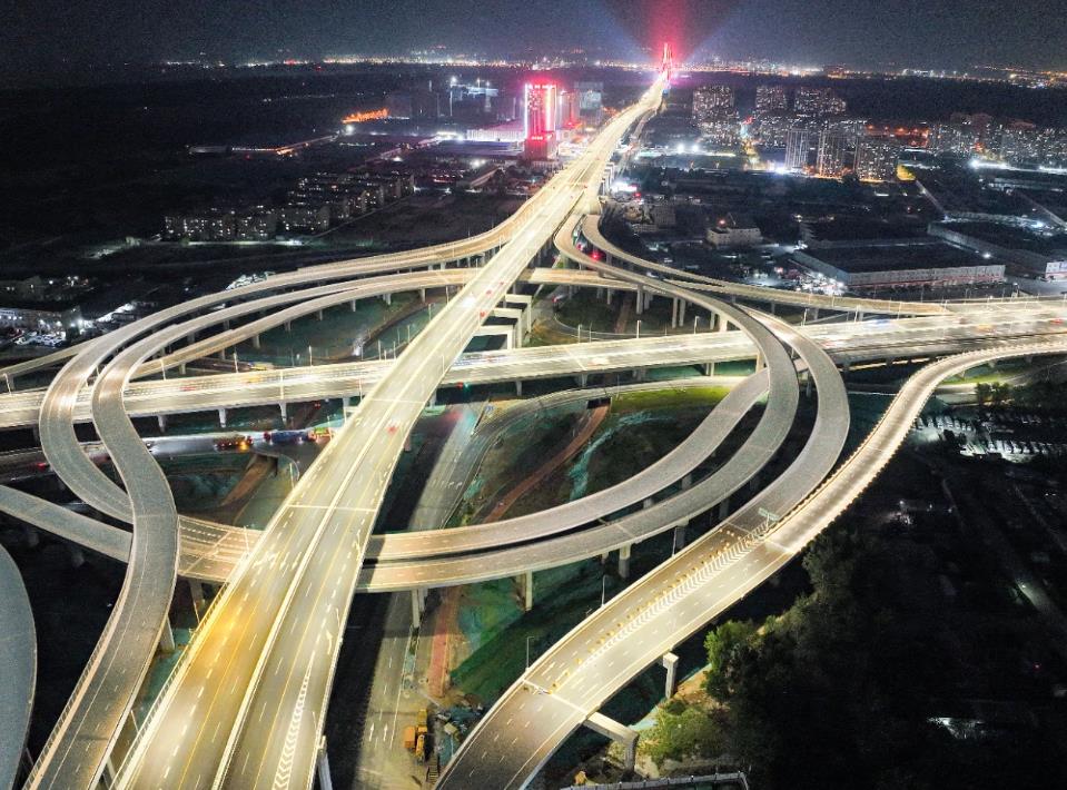 光智領航,載譽前行,三思,2025,十大里程碑,全景回顧